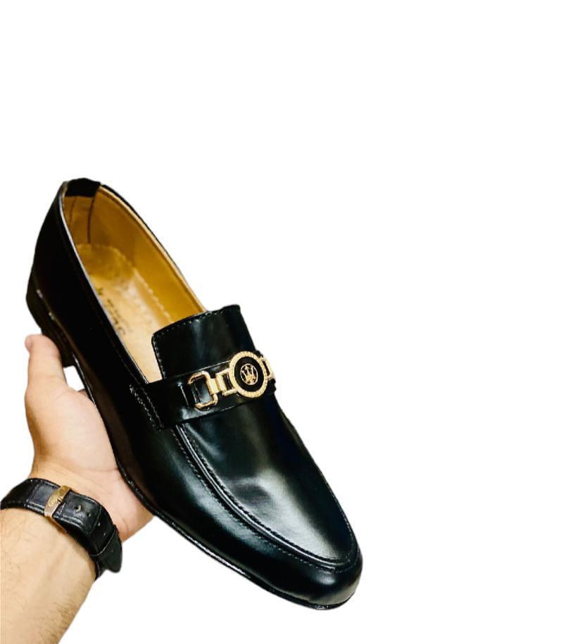 Front view of Men's Casual Shoes in Black
