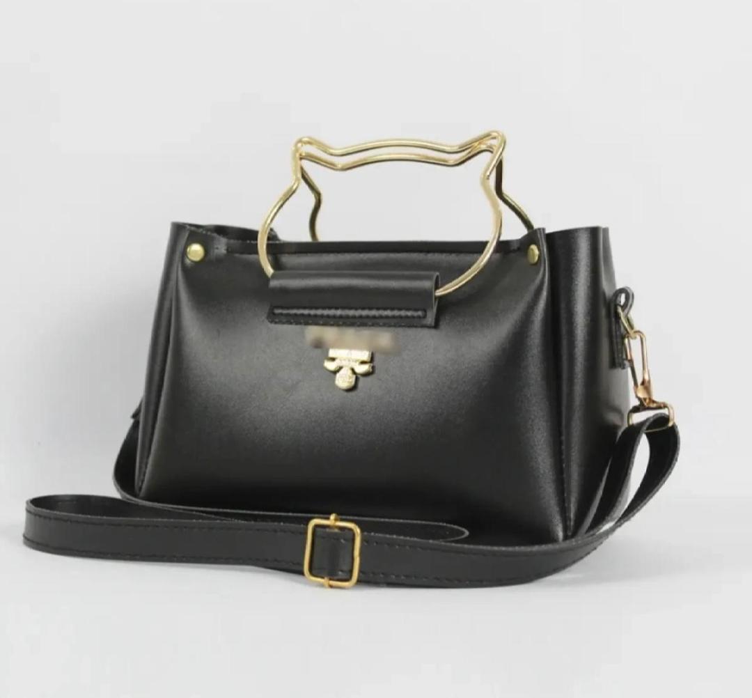 Front view of Women PU Leather Plain Hand Bag in Black